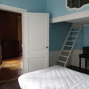 Le Quatre Bed and breakfast